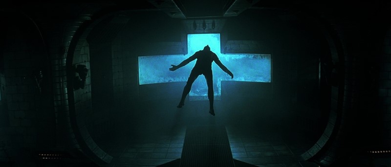 The use of the color cyan in "Event Horizon"
